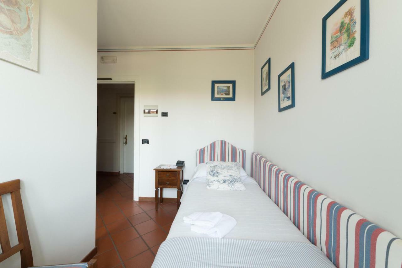 Hotel Florence Manerba del Garda Exterior photo